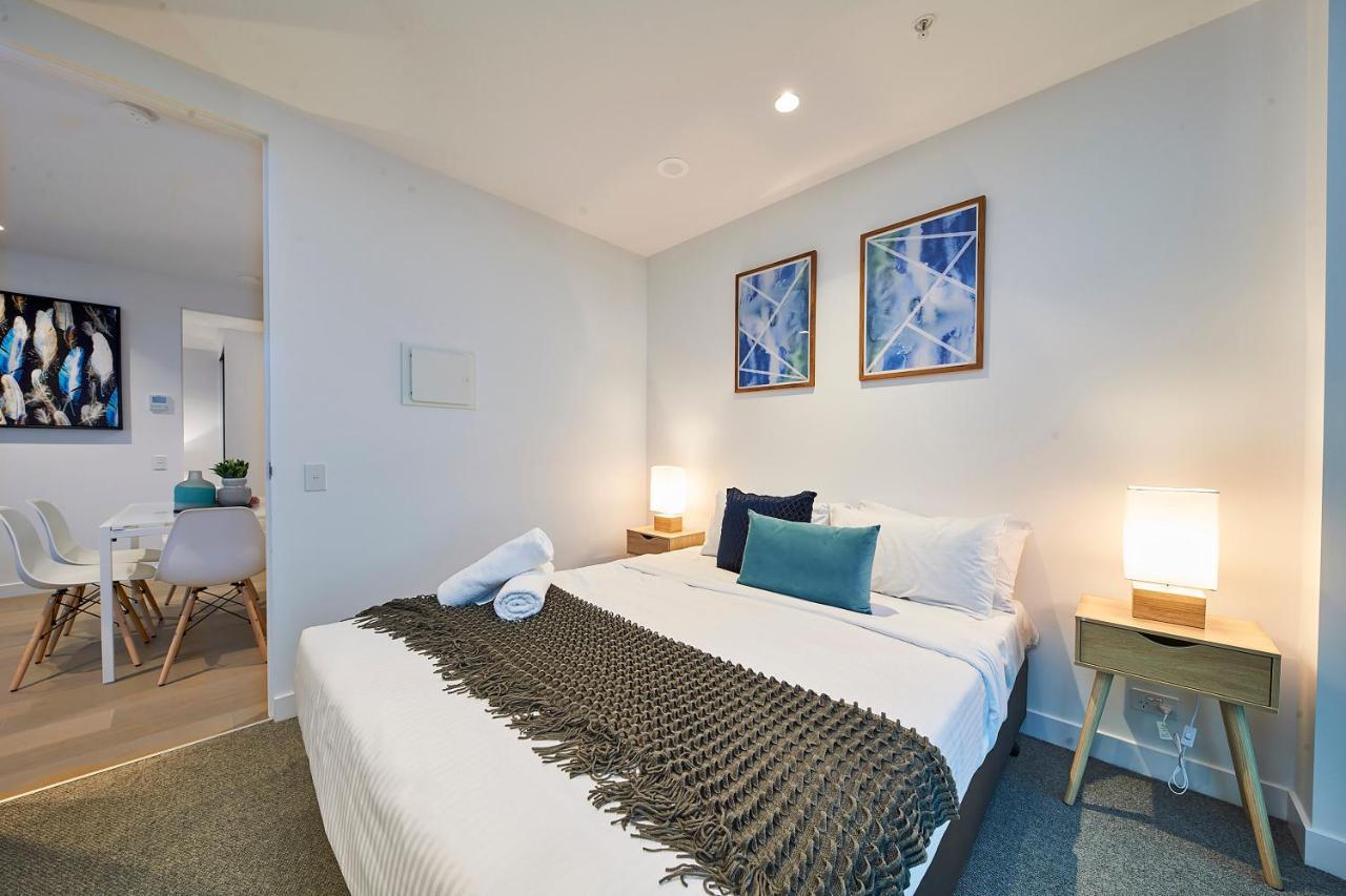 Mega Style Apartments Victoria One เมลเบิร์น ภายนอก รูปภาพ