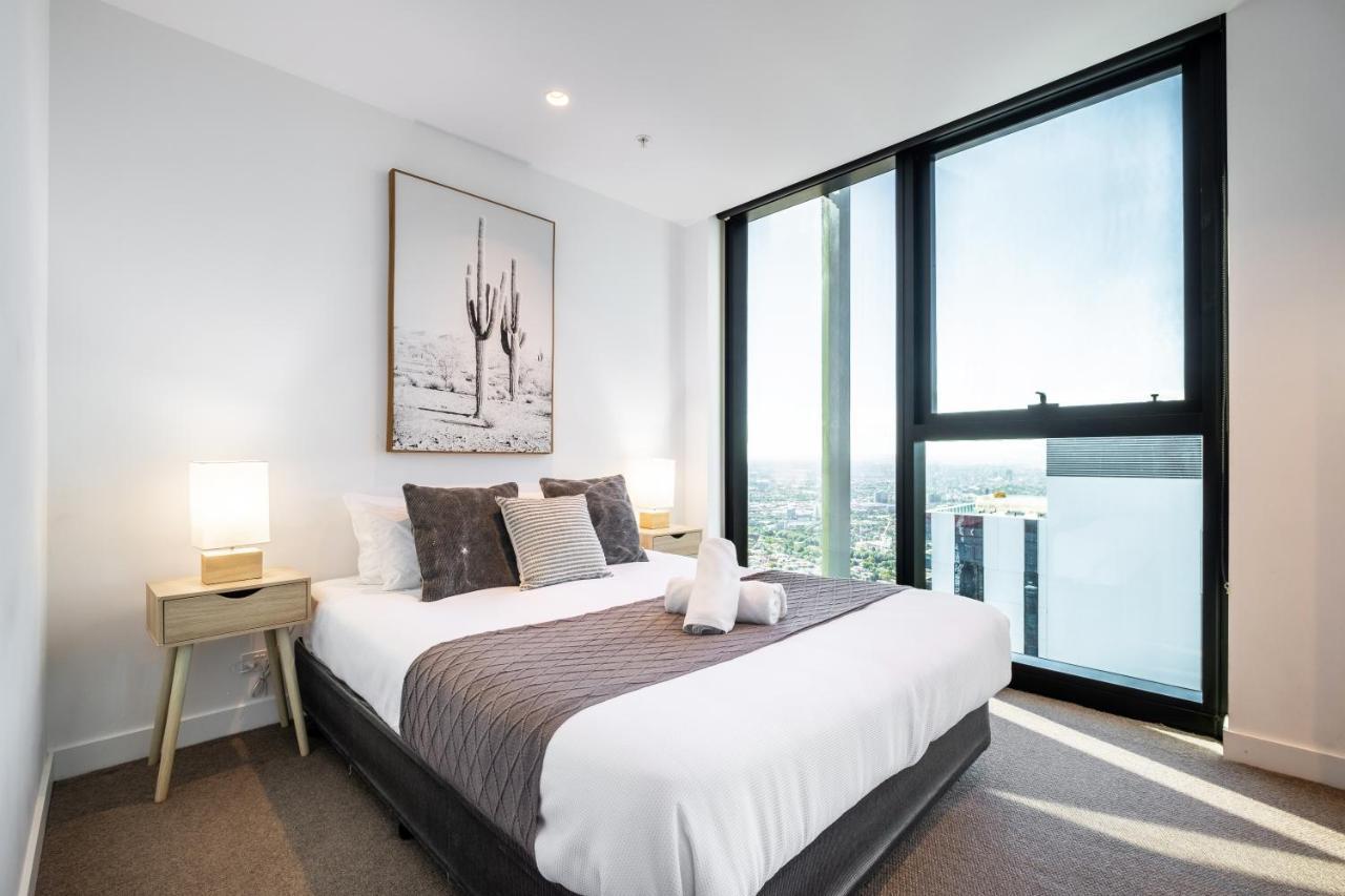 Mega Style Apartments Victoria One เมลเบิร์น ภายนอก รูปภาพ