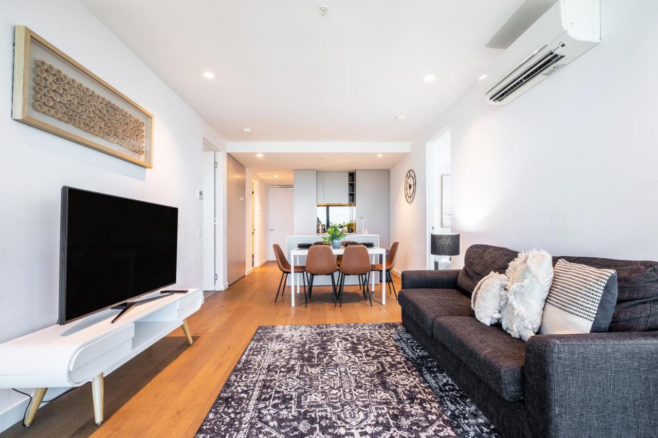 Mega Style Apartments Victoria One เมลเบิร์น ภายนอก รูปภาพ