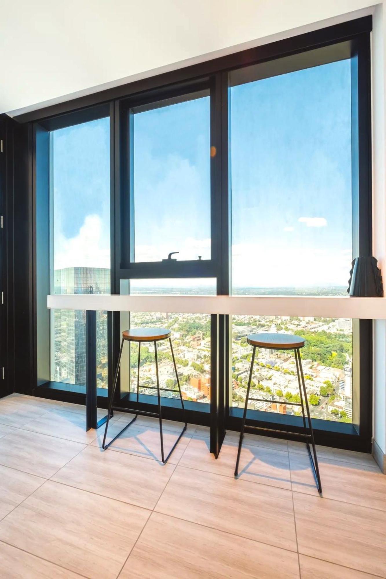 Mega Style Apartments Victoria One เมลเบิร์น ภายนอก รูปภาพ