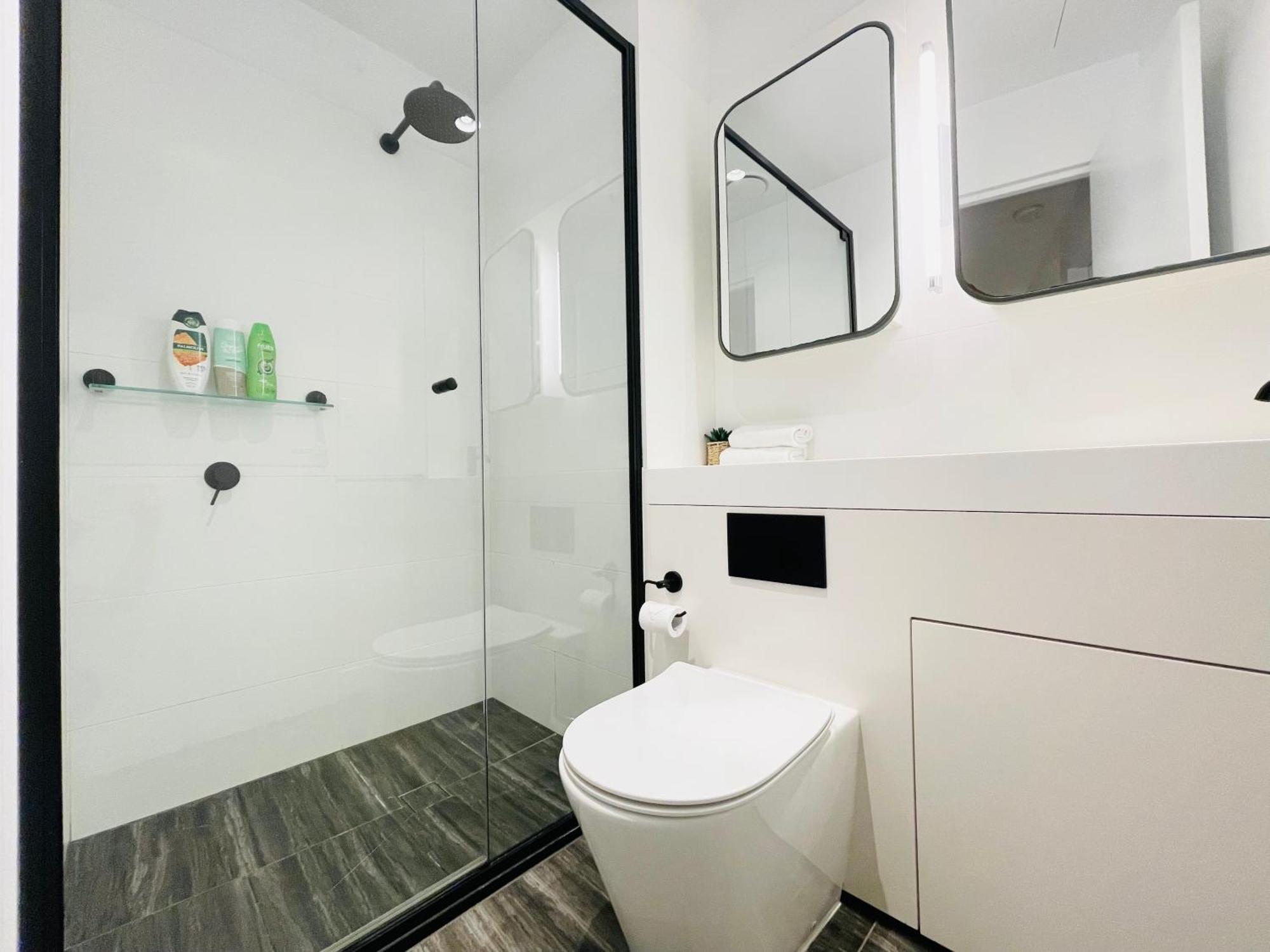 Mega Style Apartments Victoria One เมลเบิร์น ภายนอก รูปภาพ
